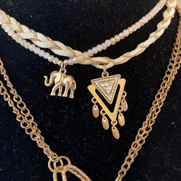 White and gold necklace bundle - Picture 2 of 8